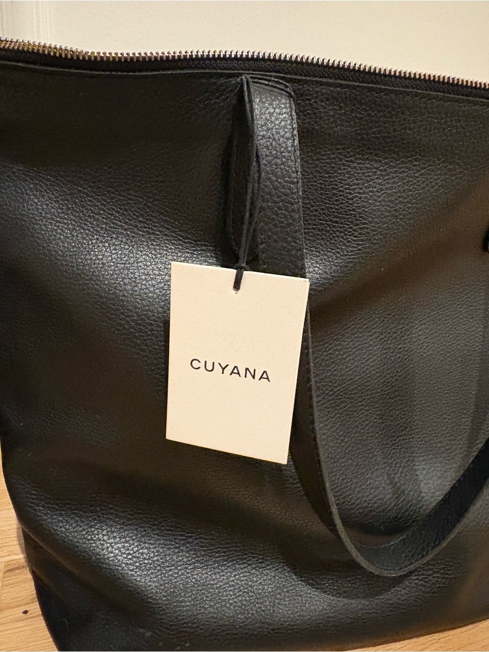Cuyana Classic Easy Leather Zippered Tote Bag with Insert - Picture 8 of 11